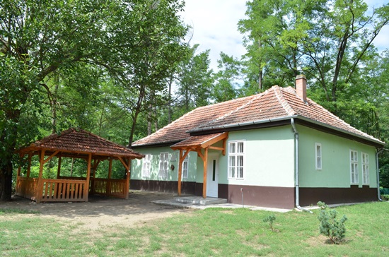 Homoktanyai Közösségi Ház (Vadászház)