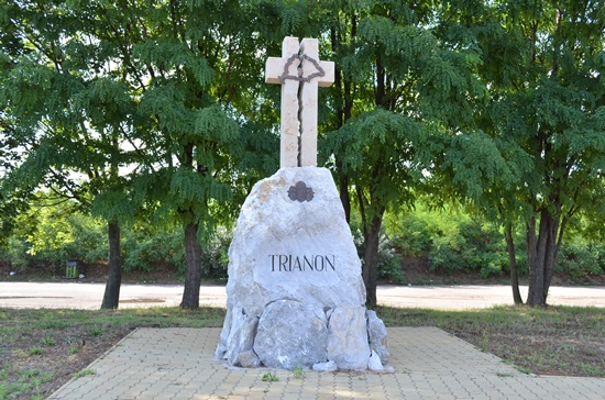 Trianoni Emlékmű